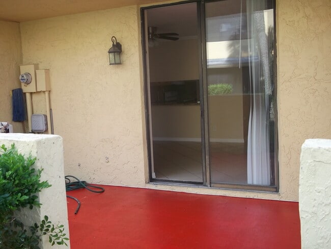 Building Photo - 767 SE 1st Way