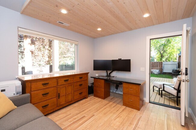 Building Photo - 61170 Hubble St
