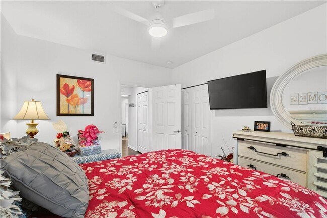 Building Photo - 852 Lantern Way