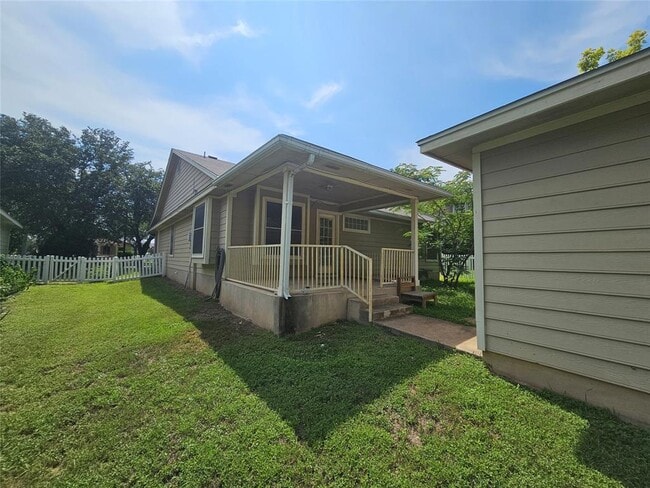 Building Photo - 4211 Mather