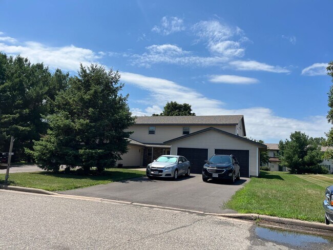 Building Photo - Redwood - Hudson