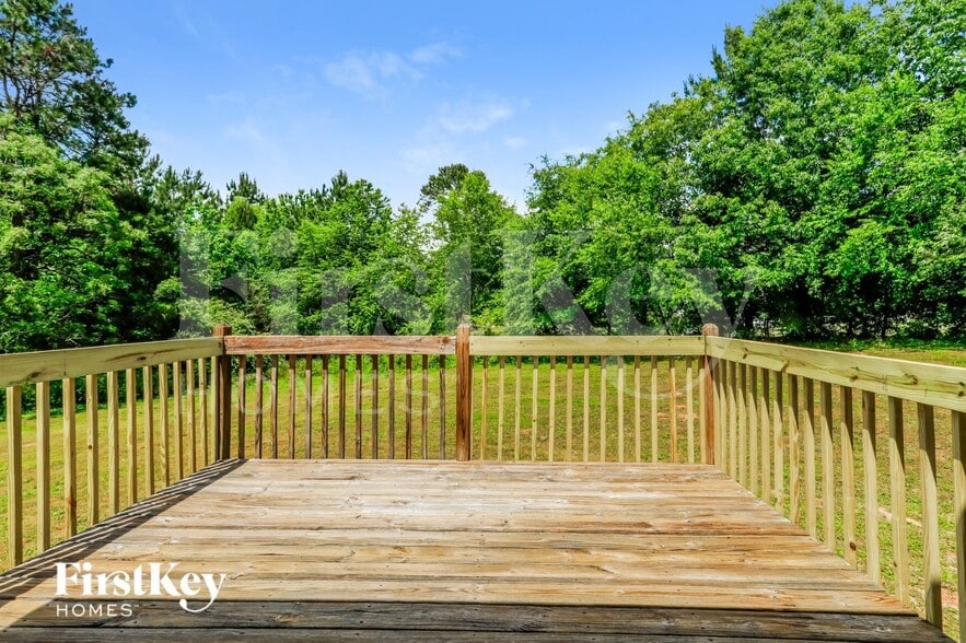 Building Photo - 305 Carly Ct