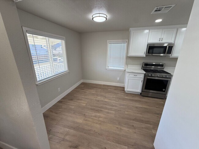 Building Photo - 3 Bed| 2 Bath | 1153 SF | Private Driveway | Single Story | Tenant pays $175 monthly for WS&G