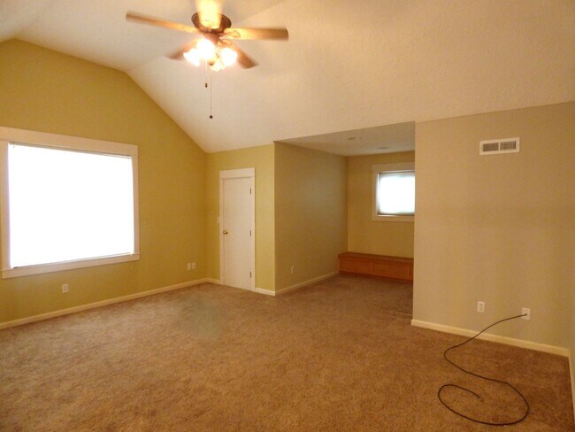 Building Photo - Rent Special: 1/2 Off January's Rent!