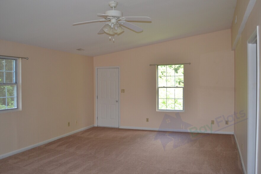 Building Photo - 39872 Wrinkle Free Ln