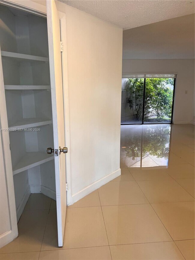 Building Photo - 8290 Lake Dr