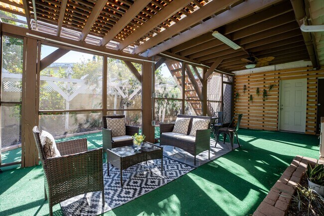Building Photo - Cozy Zen Retreat Home with 4BD+3BA  Share ...