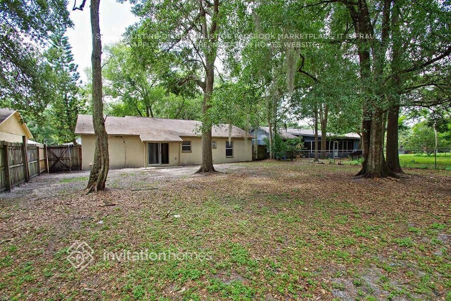 Building Photo - 320 San Lanta Cir