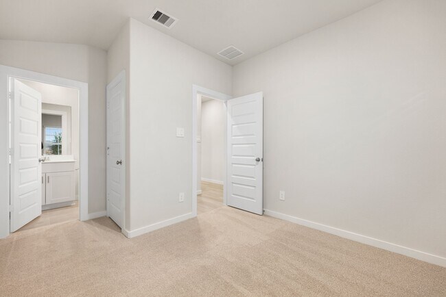 Building Photo - 6611 Castella Dr