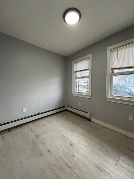 Building Photo - 212 Zabriskie St