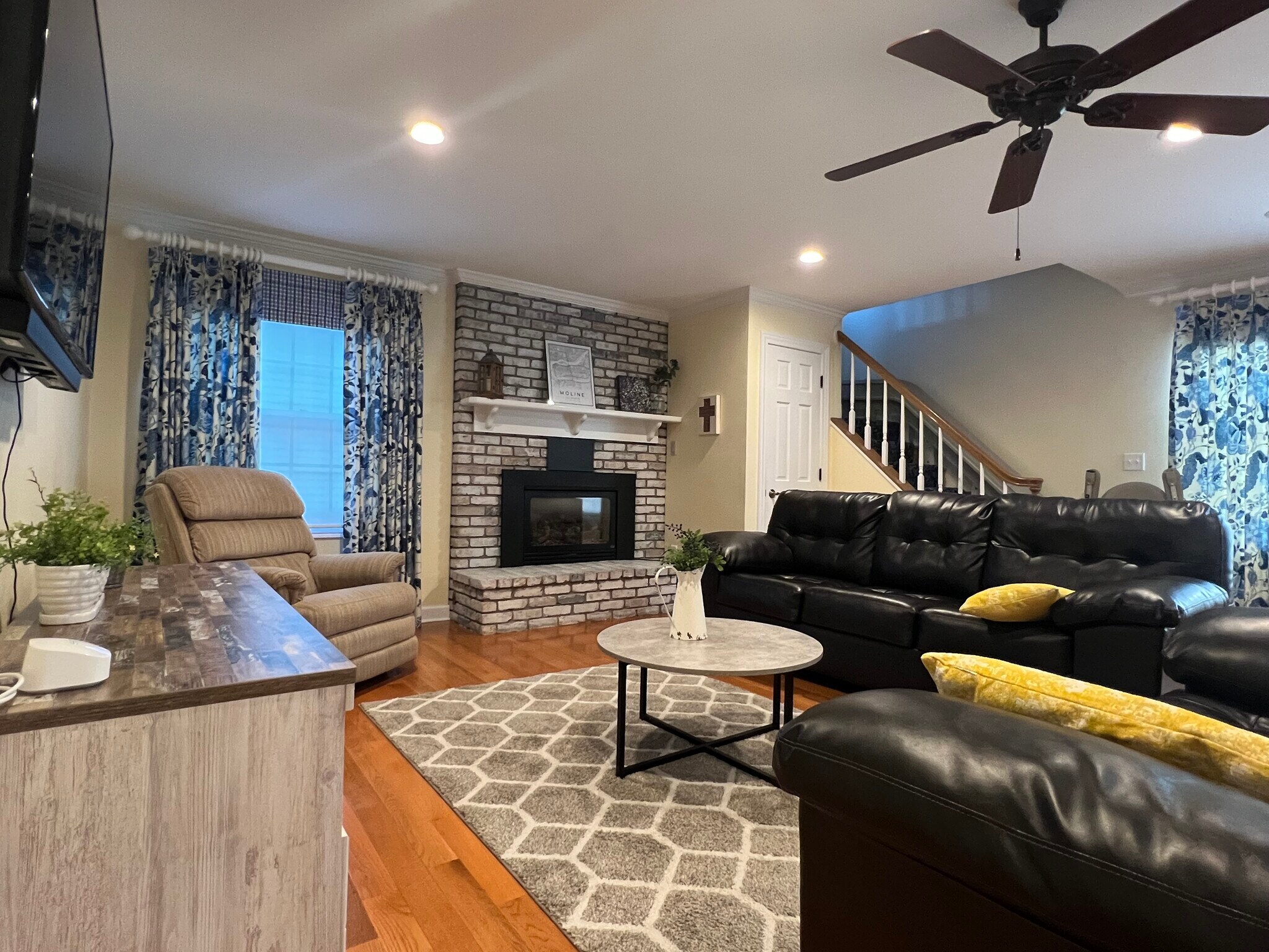 Building Photo - 1200 36th Ave