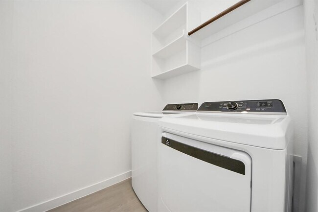 Building Photo - 10650 Ellerston Rd
