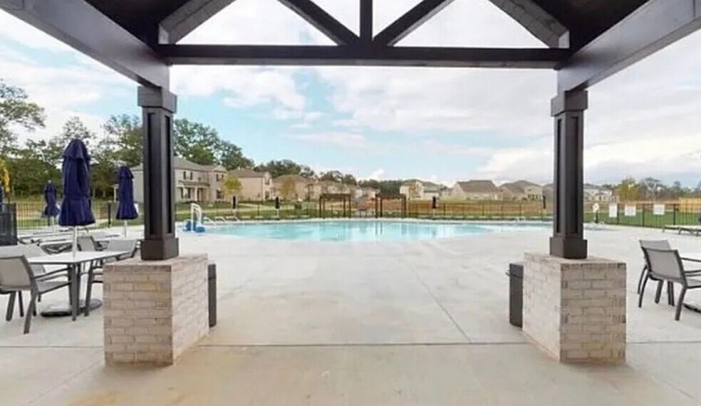 Building Photo - 836 Chalkstone Ln