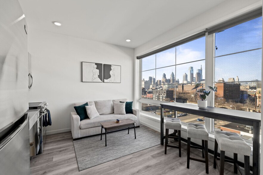 Building Photo - 501 N Perth St