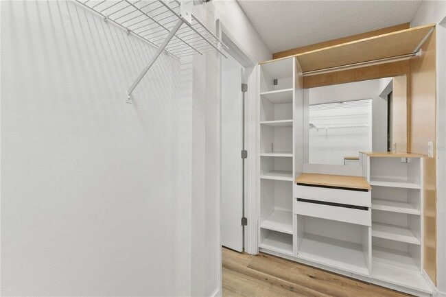 Building Photo - 5606 Blue Shadows Ct