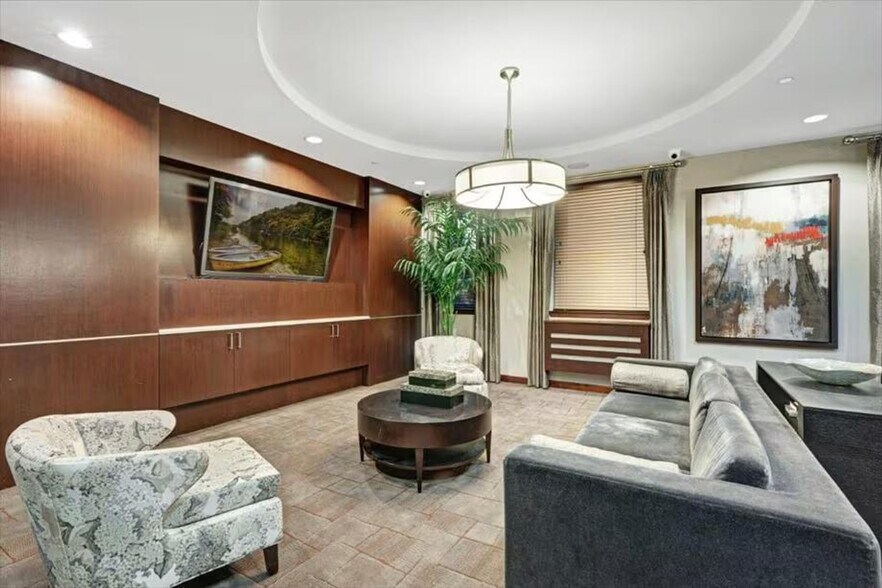 Building Photo - 11 Cattano Ave