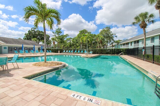 Primary Photo - 2/2 REMODELED UNFURNISHED CONDO 1ST FLOOR ...