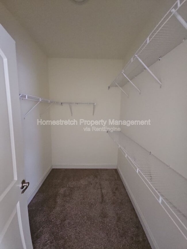 Building Photo - 521 Upper Ridgepointe Ct