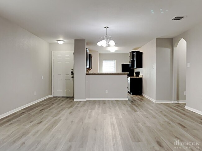 Building Photo - 6215 Baywood Cres