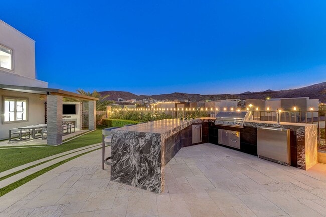 Building Photo - Distinctive Fully Furnished Estate in The Canyons!