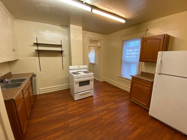 Building Photo - 77 Frambes Ave