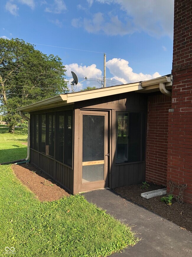 Building Photo - 6347 Breamore Rd