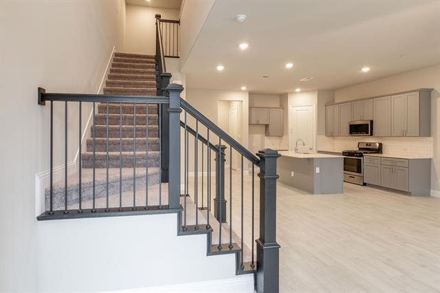 Building Photo - 913 Ponds Edge Ln
