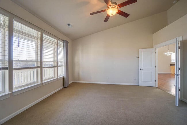 Building Photo - BEAUTIFUL VIEWS of MT. HOOD