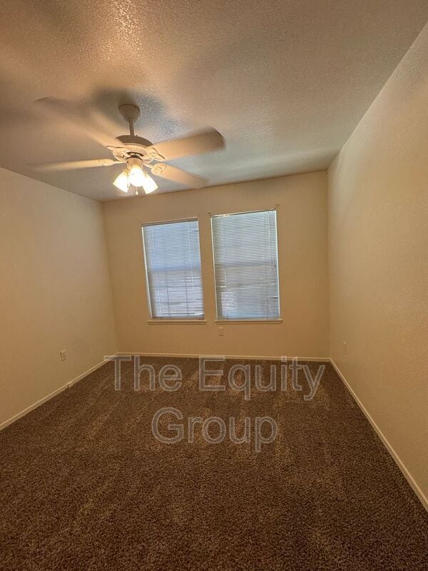 Building Photo - 5411 W Country Ave