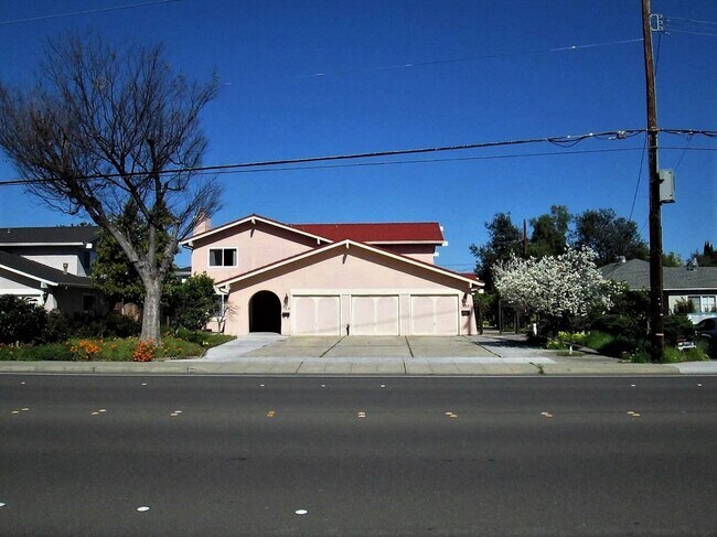 Primary Photo - 757 E Homestead Rd