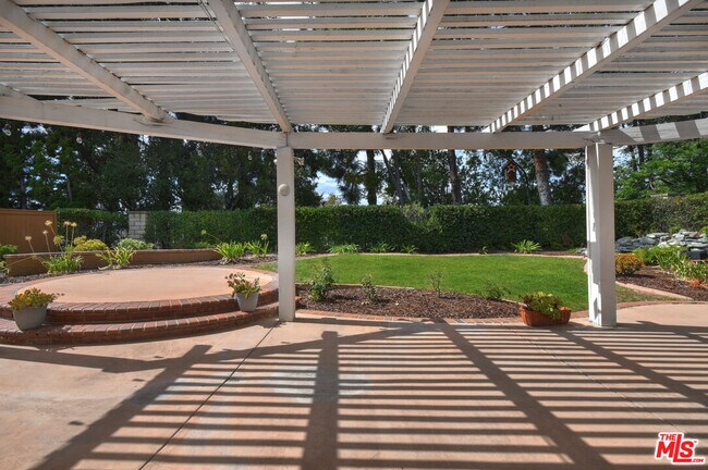 Building Photo - 2649 Rikkard Dr