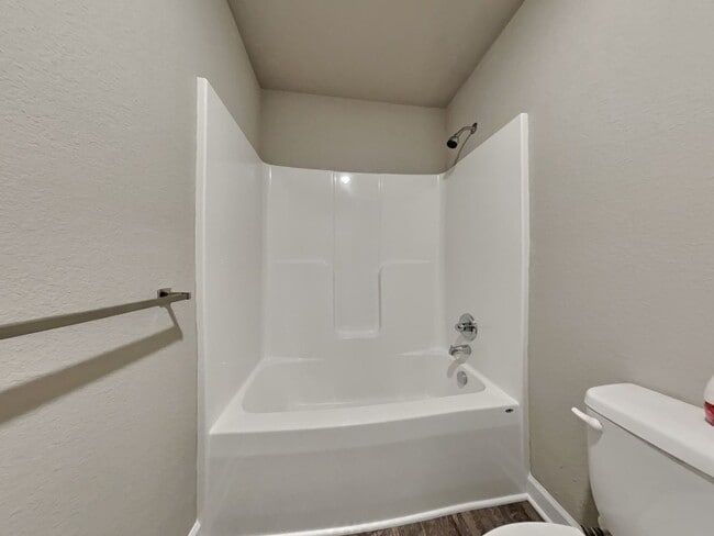 Building Photo - 3 BR/2BA Newly Renovated Single Family Home | 2-Car Covered Parking |In Blue Springs!