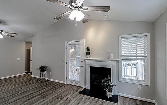 Building Photo - 6520 Brook Bend Way