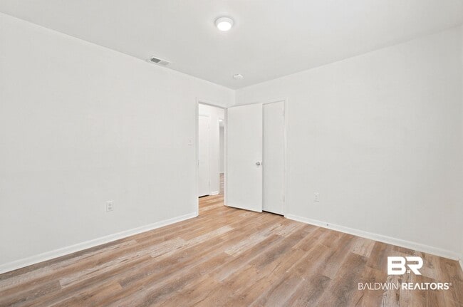 Building Photo - 509 Gayfer Ave