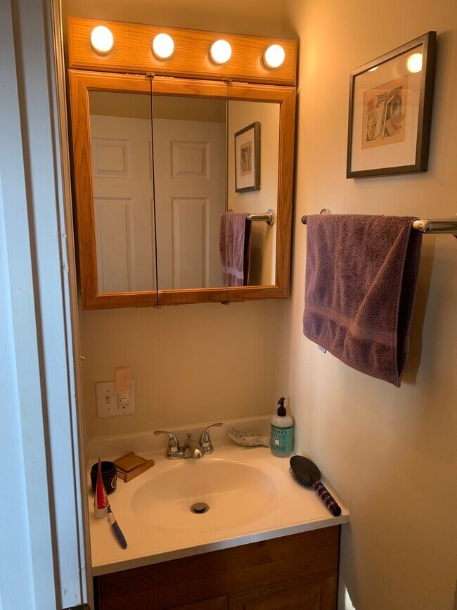 Building Photo - 2 Bed/2 Bath Home Just Minutes Away From Switchyard Park! - Available July 2026