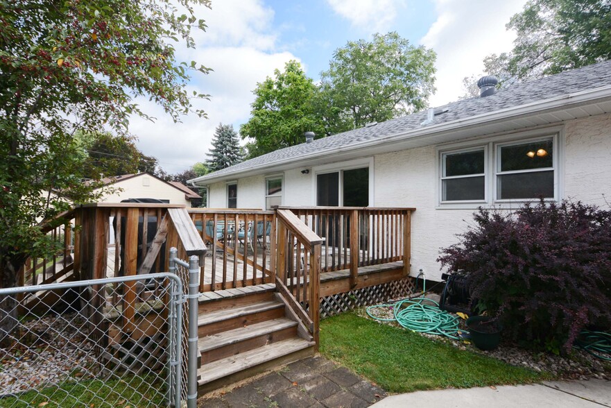 Large deck - 4239 Diamond Dr