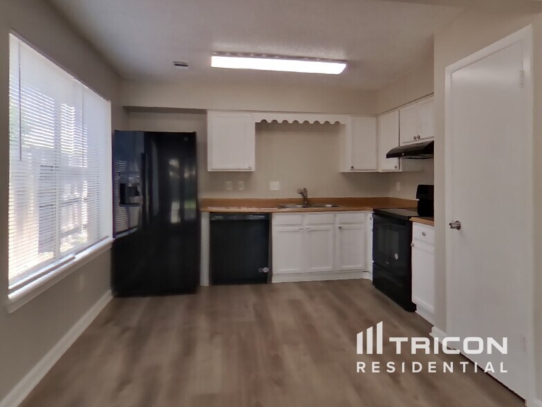 Building Photo - 7434 Tetela Dr