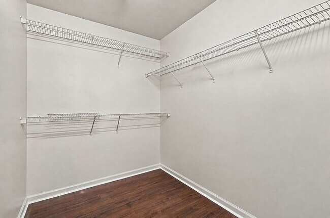 Building Photo - 928 S Willhaven Dr