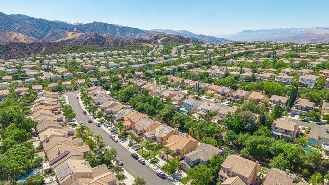 Building Photo - Executive 5-Bedroom Pool Home with Dual Master Suites in Stevenson Ranch