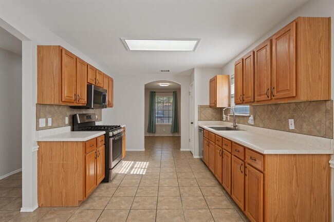 Building Photo - 108 David Dr