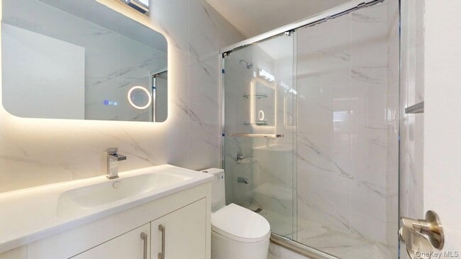 Building Photo - 110-41 62nd Dr