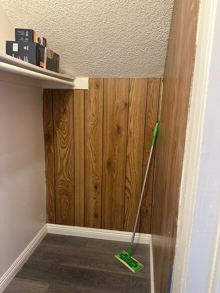 Building Photo - 244 S 10th St