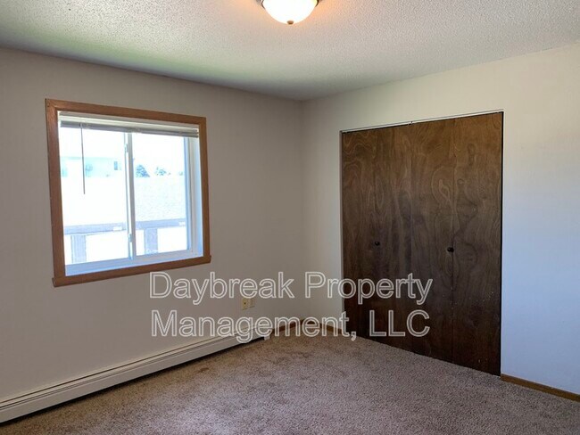 Building Photo - 1210 34th Ave S