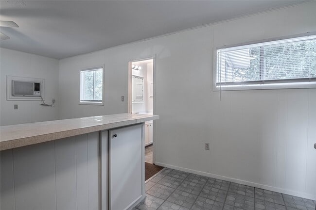 Building Photo - 137 Lee Ln