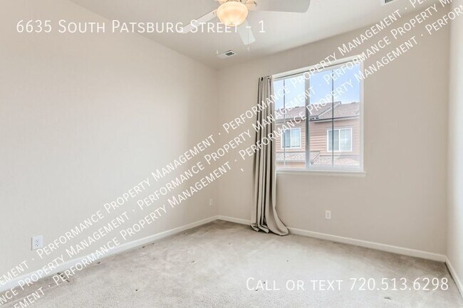 Building Photo - Beautiful Beacon Point Townhome