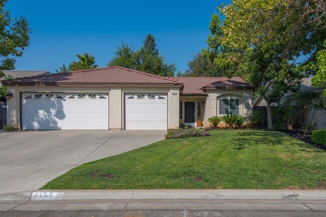 Primary Photo - 6157 N Alva Ave