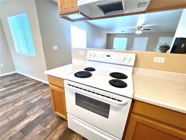 Building Photo - 848 Roadrunner Dr