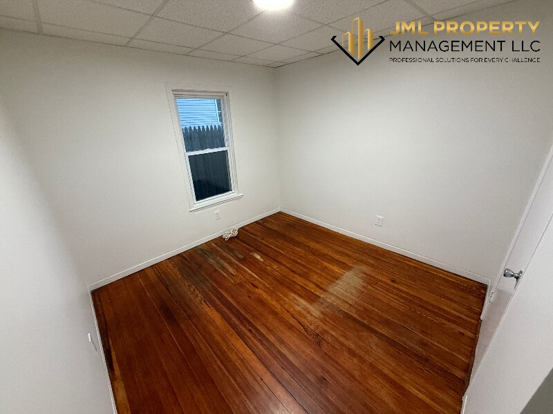 Building Photo - 28 McClure Pl