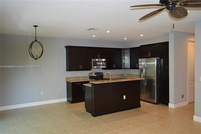 Building Photo - 5228 SW 77th Way