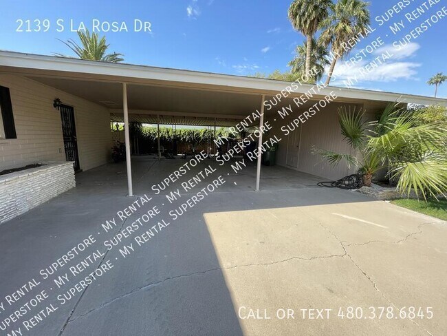 Building Photo - 2139 S La Rosa Dr